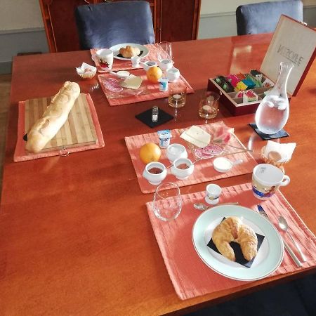 Authentieke Franse Kamer. Melay  Exteriér fotografie